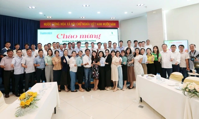 Đoàn cán bộ truyền thông VRG tham quan tại Báo Thanh Niên